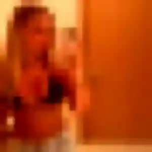 Charmante Iris, 35 ans à Andé - voir sa photo