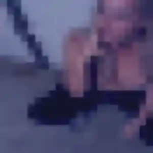 Eleonore (22 ans) à Arelaune-en-Seine attend une rencontre maintenant