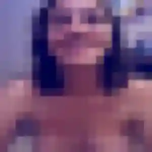 Gwendoline, 23 ans, en ligne à Aromas pour une rencontre coquine