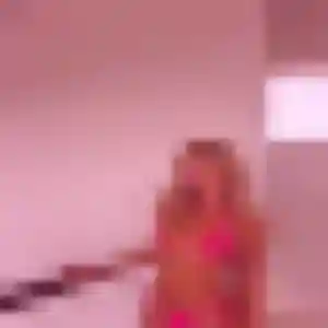 Rencontre Yvonne, 25 ans à Asson gratuitement