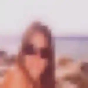 Clara de Auzon, 38 ans - plan cul discret