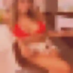Clemence (36 ans) à Azur propose un plan cul ce soir