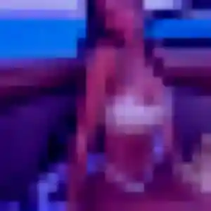 Sandrine, 37 ans, en ligne à Beaulieu-sur-Loire pour une rencontre coquine