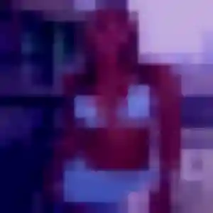 Rejoins Viviane, 22 ans à Bouillante en privé