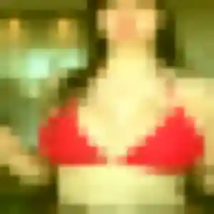 Charmante Iris, 37 ans à Bourbon-l'Archambault - voir sa photo