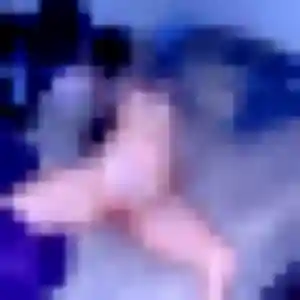 Rejoins Laura, 22 ans à Bourdeau gratuitement