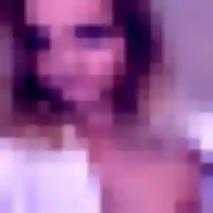 Contacte Jocelyne, 29 ans à Bovel en privé