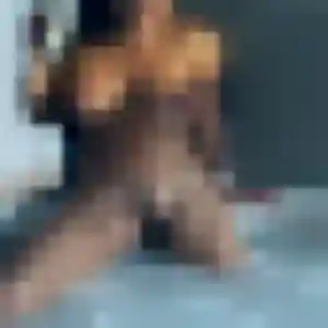 Photo de Amelie à Bréal-sous-Vitré (43 ans) - plan cul sans inscription