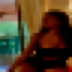 Nadia (22 ans) à Brousseval propose un plan cul ce soir