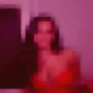 Elise, 22 ans, connectée à Buire-le-Sec pour une rencontre coquine