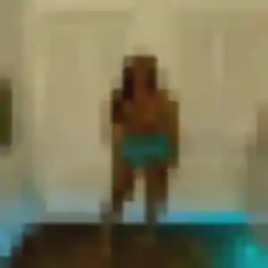 Iris, 35 ans, cherche un plan cul à Châlons-du-Maine