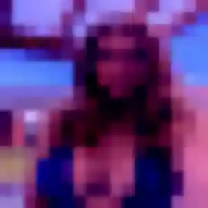 Constance, 30 ans, disponible à Champs-sur-Tarentaine-Marchal pour une rencontre coquine