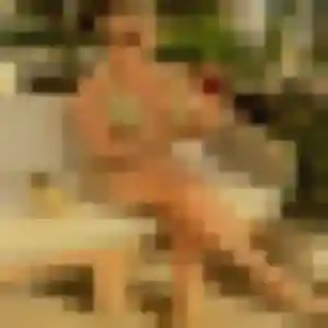 plan cul à Chatte : photo de Clemence, 35 ans - accès libre