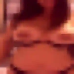 Photo de Gwenaelle à Combourg (36 ans) - plan cul anonyme