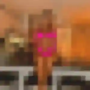 Contacte Nina, 26 ans à Coudeville-sur-Mer gratuitement