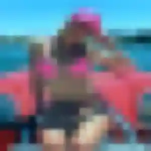 Contacte Caroline, 22 ans à Cours-les-Barres en privé