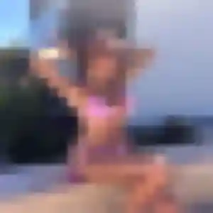 Sarah, 23 ans, connectée à Crandelles pour une rencontre coquine