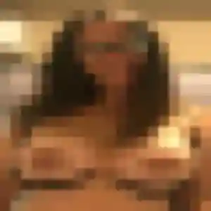 Antoinette, 28 ans, dispo pour plan cul à Crézancy