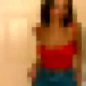 Lena (22 ans) à Cuy cherche un plan cul aujourd'hui