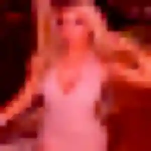 Eglantine, 22 ans, connectée à Écourt-Saint-Quentin pour un plan cul