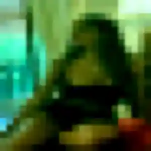 Viviane, femme de 32 ans propose plan cul à Épron
