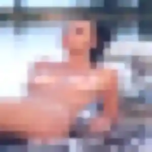 Raymonde, femme de 23 ans cherche plan cul à Farnay
