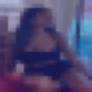 Sexy Antoinette, 23 ans à Fort-de-France - voir sa photo