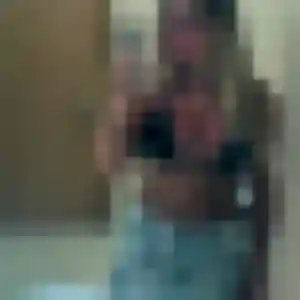 Photo de Aurelie à Genillé (41 ans) - plan cul anonyme