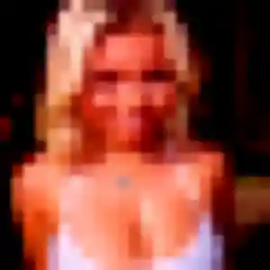 Chloe (24 ans) à Guessling-Hémering attend une rencontre rapidement
