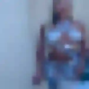 Photo privée de Flore, 32 ans à Hangenbieten - plan discret