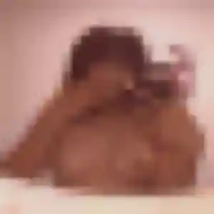 Photo exclusive de Elsa, 34 ans à Isles-les-Meldeuses - plan discret