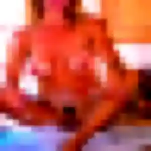 Alice, 33 ans, connectée à Issy-les-Moulineaux pour un plan cul
