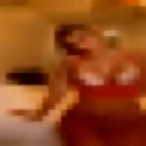 Giulia, 37 ans, connectée à La Celle-Saint-Cyr pour une rencontre coquine