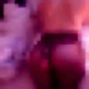 Lucie, fille de 26 ans cherche plan cul à La Chaux