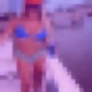 Emilie, fille de 25 ans veut plan cul à La Ferrière-Bochard