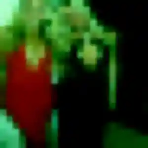 Simone (30 ans) à La Fontaine-Saint-Martin attend une rencontre ce soir