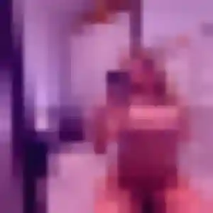 Photo privée de Josephine, 23 ans à La Neuville-Chant-d'Oisel - rencontre sans lendemain