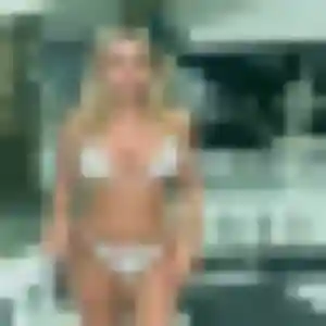 Blanche, 25 ans, connectée à La Suze-sur-Sarthe pour un plan cul