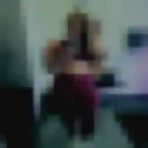 Charmante Constance, 23 ans à Laroque-Timbaut - la contacter
