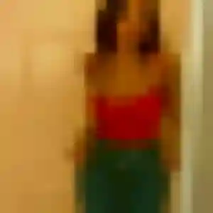 Leonie (23 ans) à Le Plessis-Grammoire cherche un plan cul maintenant