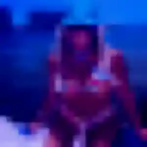 Maeva, 25 ans, connectée à Lentilly pour un plan cul