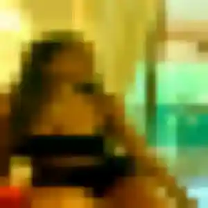 Découvre Chloe, 42 ans à Les Billaux gratuitement