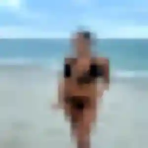 Chloe-Anne, fille de 39 ans cherche plan cul à Les Gras