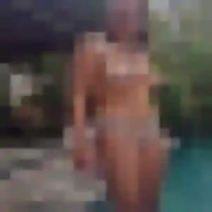 Photo de Clotilde à Les Moitiers-d'Allonne (31 ans) - plan cul discret