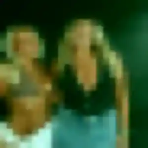 Rejoins Gabrielle, 30 ans à Les Vallées de la Vanne en privé