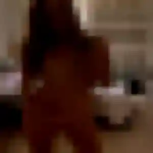 Mahaut, fille de 32 ans cherche plan cul à Leyr
