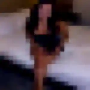 Solene, fille de 27 ans propose plan cul à Lisses