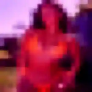 Faustine, fille de 27 ans propose plan cul à Loireauxence