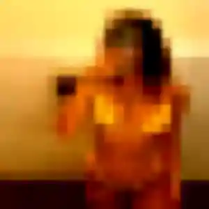 Rejoins Estelle, 27 ans à Lormont en privé