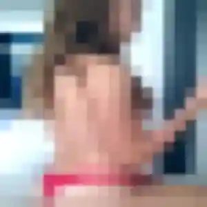 Xenia (36 ans) à Lullin propose un plan cul maintenant